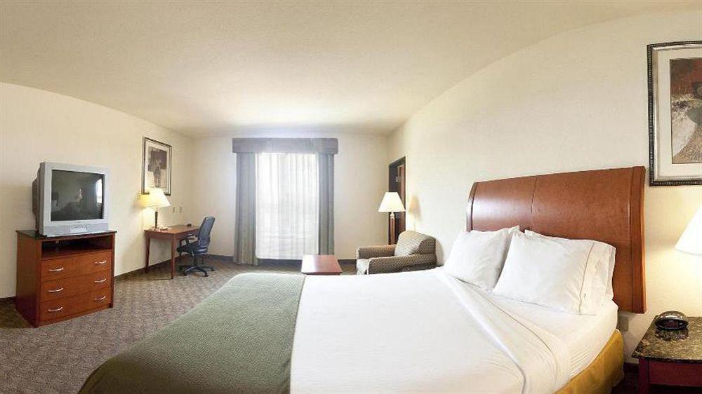 Holiday Inn Express Hotel And Suites Fairfield-North By Ihg Bagian luar foto