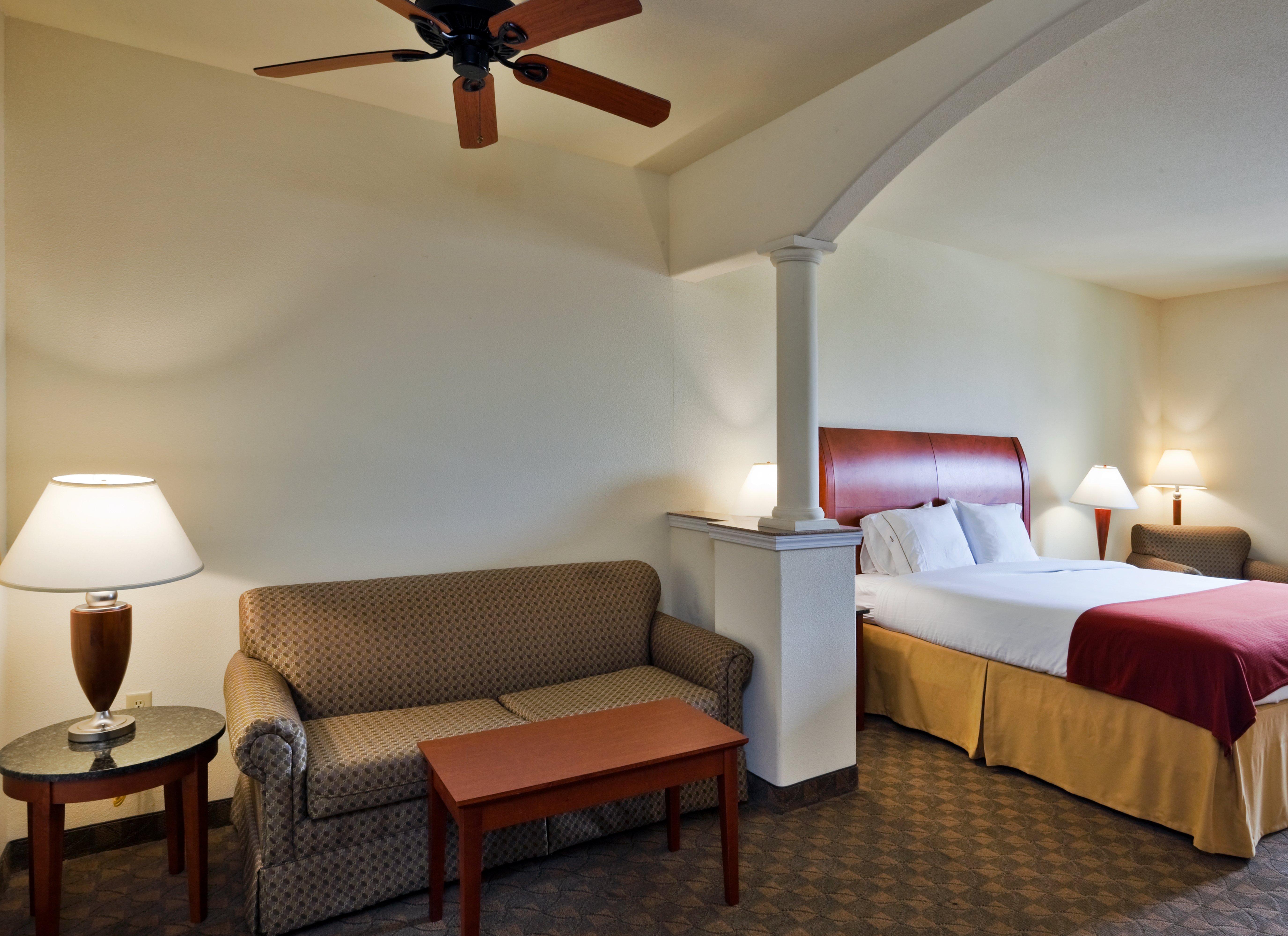 Holiday Inn Express Hotel And Suites Fairfield-North By Ihg Bagian luar foto