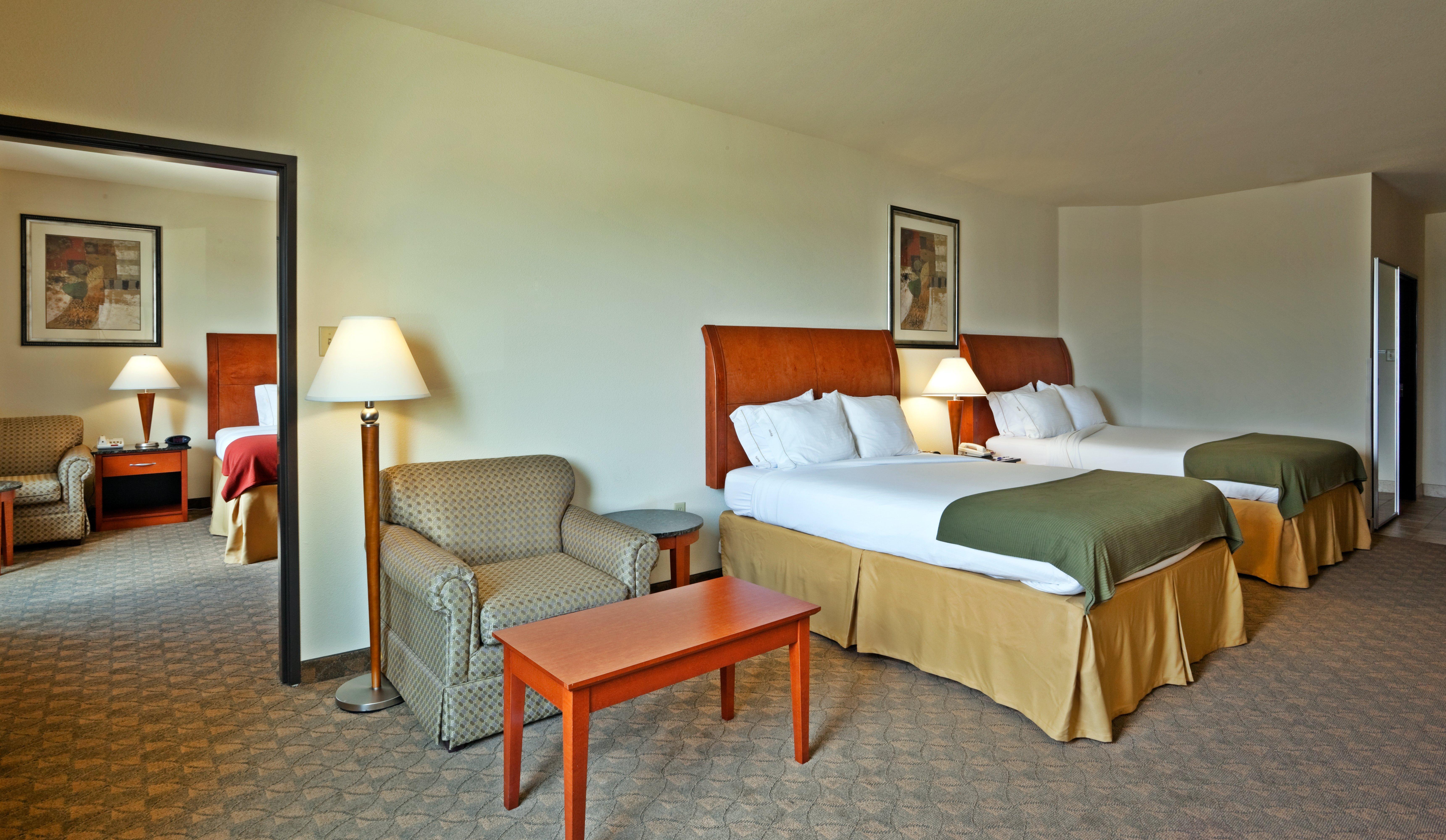Holiday Inn Express Hotel And Suites Fairfield-North By Ihg Bagian luar foto