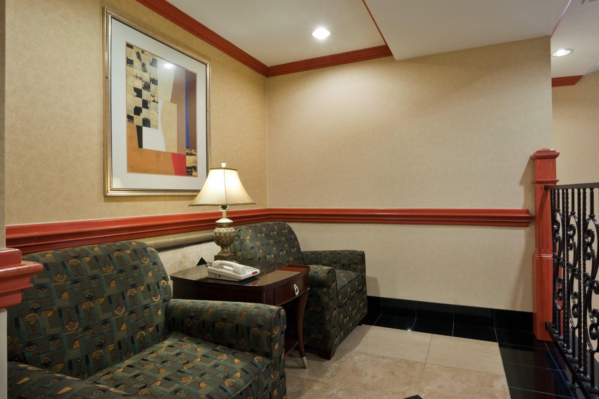 Holiday Inn Express Hotel And Suites Fairfield-North By Ihg Bagian luar foto