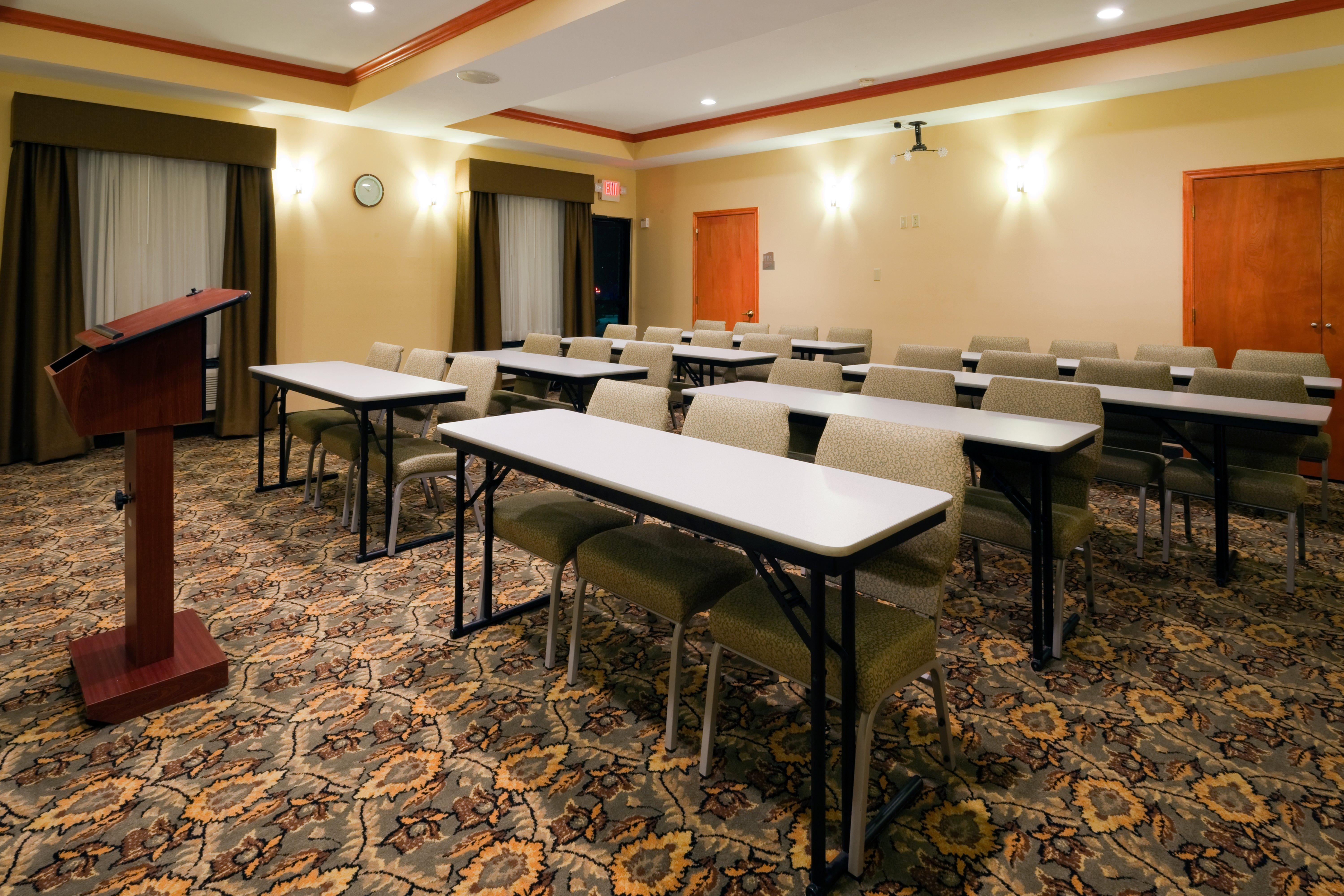 Holiday Inn Express Hotel And Suites Fairfield-North By Ihg Bagian luar foto