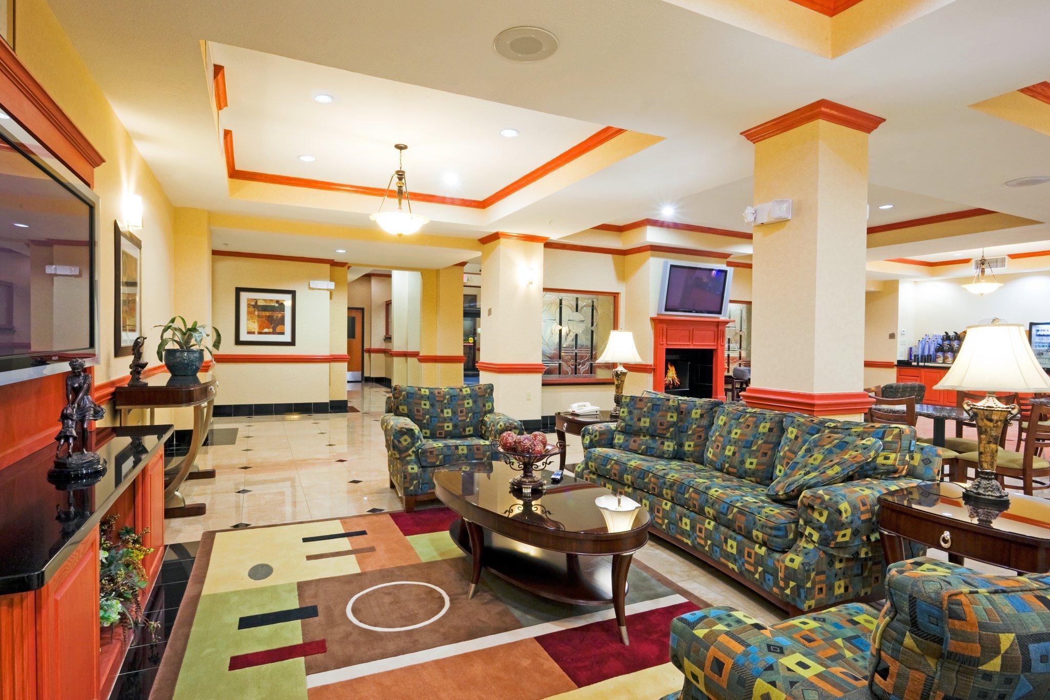Holiday Inn Express Hotel And Suites Fairfield-North By Ihg Bagian luar foto